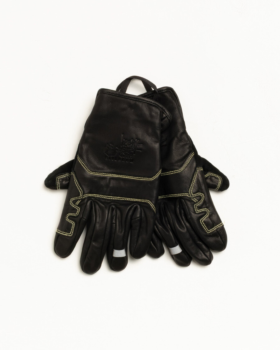 rukavice stüssy mountain hardwear powdergate v černé barvě